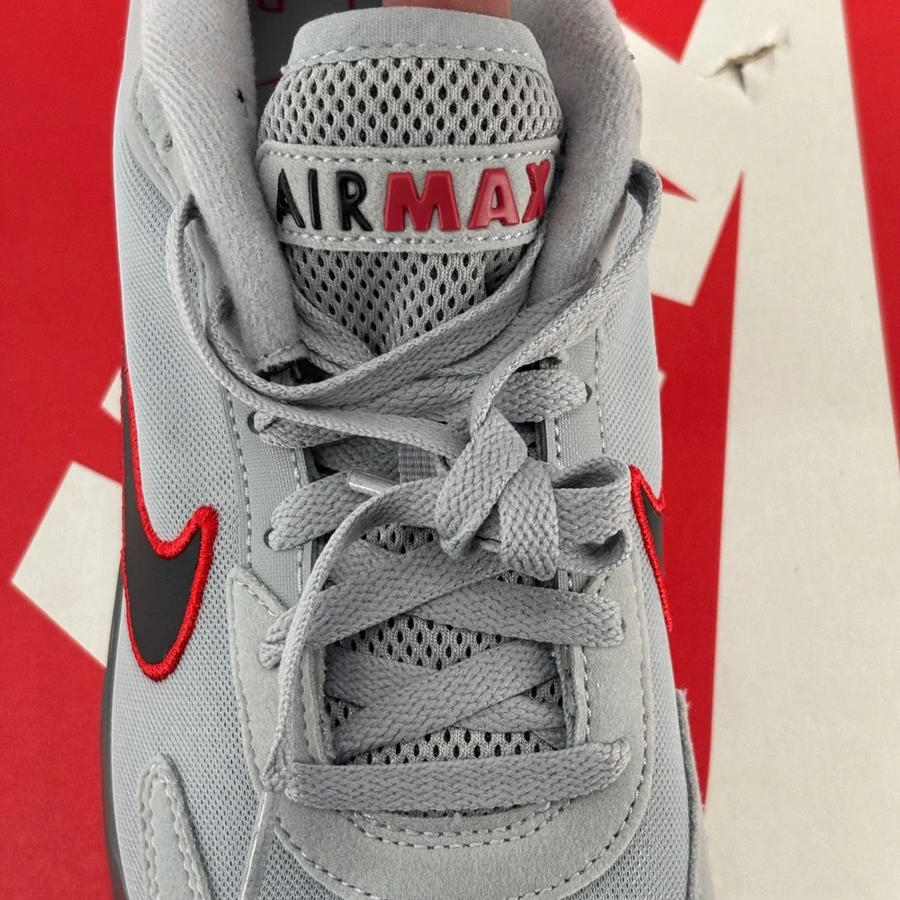Nike Air Max Solo Sneakers Mens 9 Womens 10.5 Wolf Grey DX3666-004 New Running